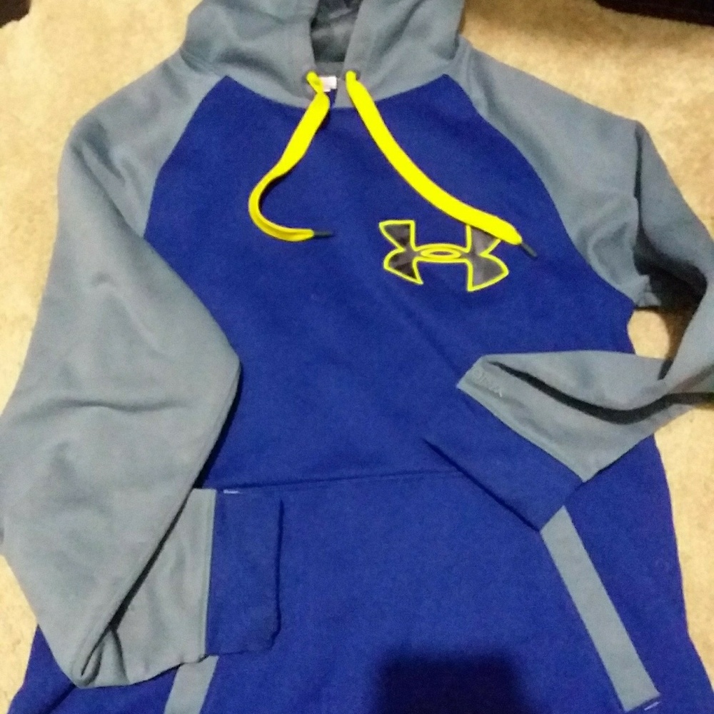 Under Armour sweatshirt